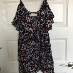Urban outfitters floral dress size 2
Like new
